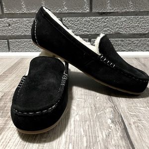 Womens Koolaburra Lezly slipper size 11 Black